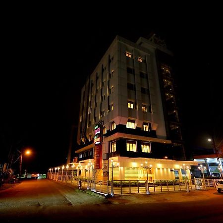 Hotel Kabani International Muvattupuzha Exterior foto