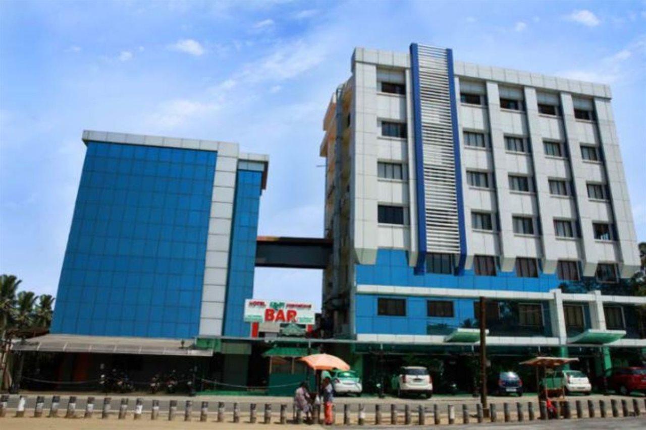 Hotel Kabani International Muvattupuzha Exterior foto