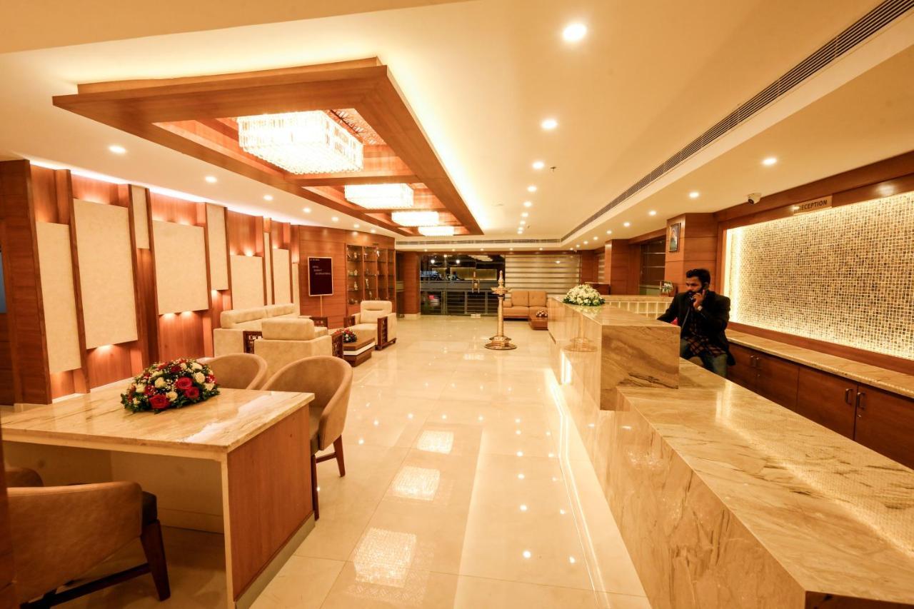 Hotel Kabani International Muvattupuzha Exterior foto