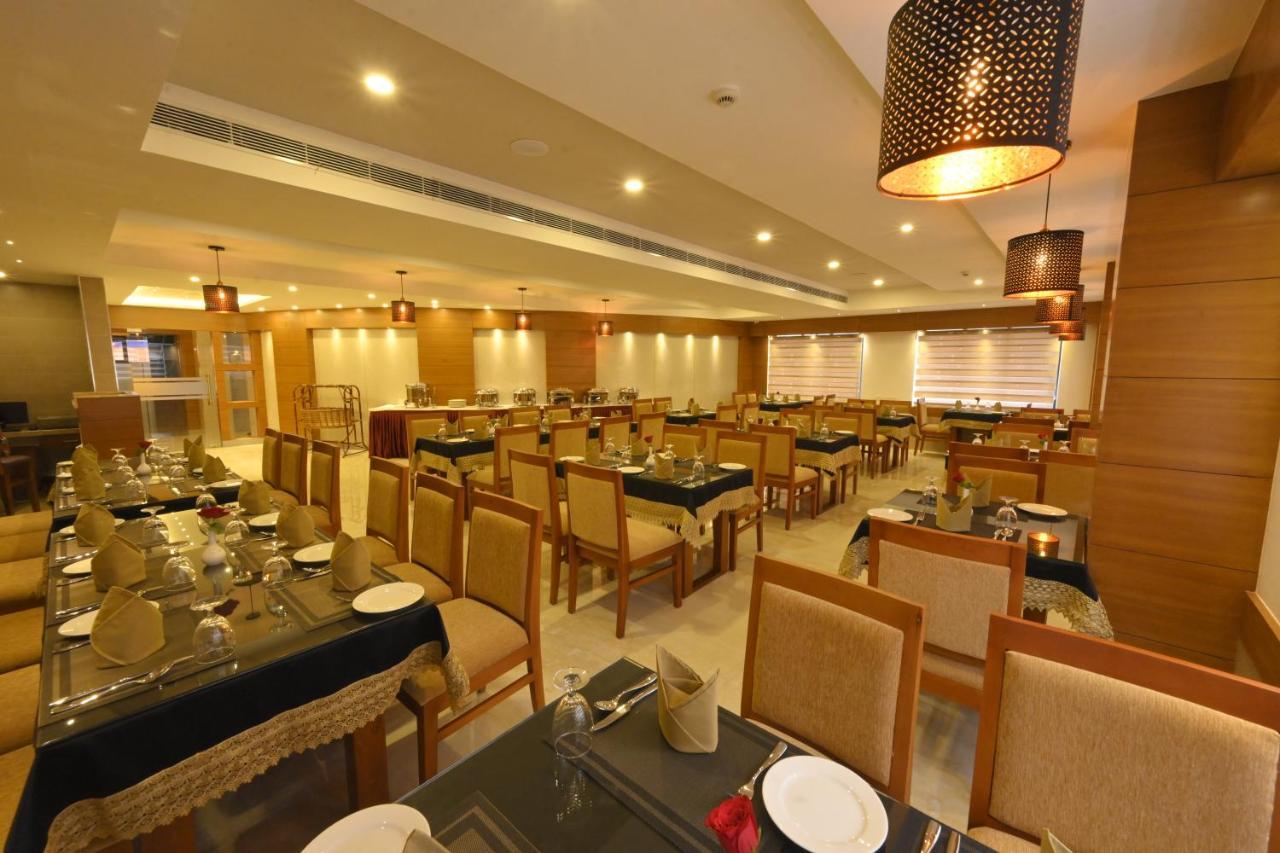 Hotel Kabani International Muvattupuzha Exterior foto